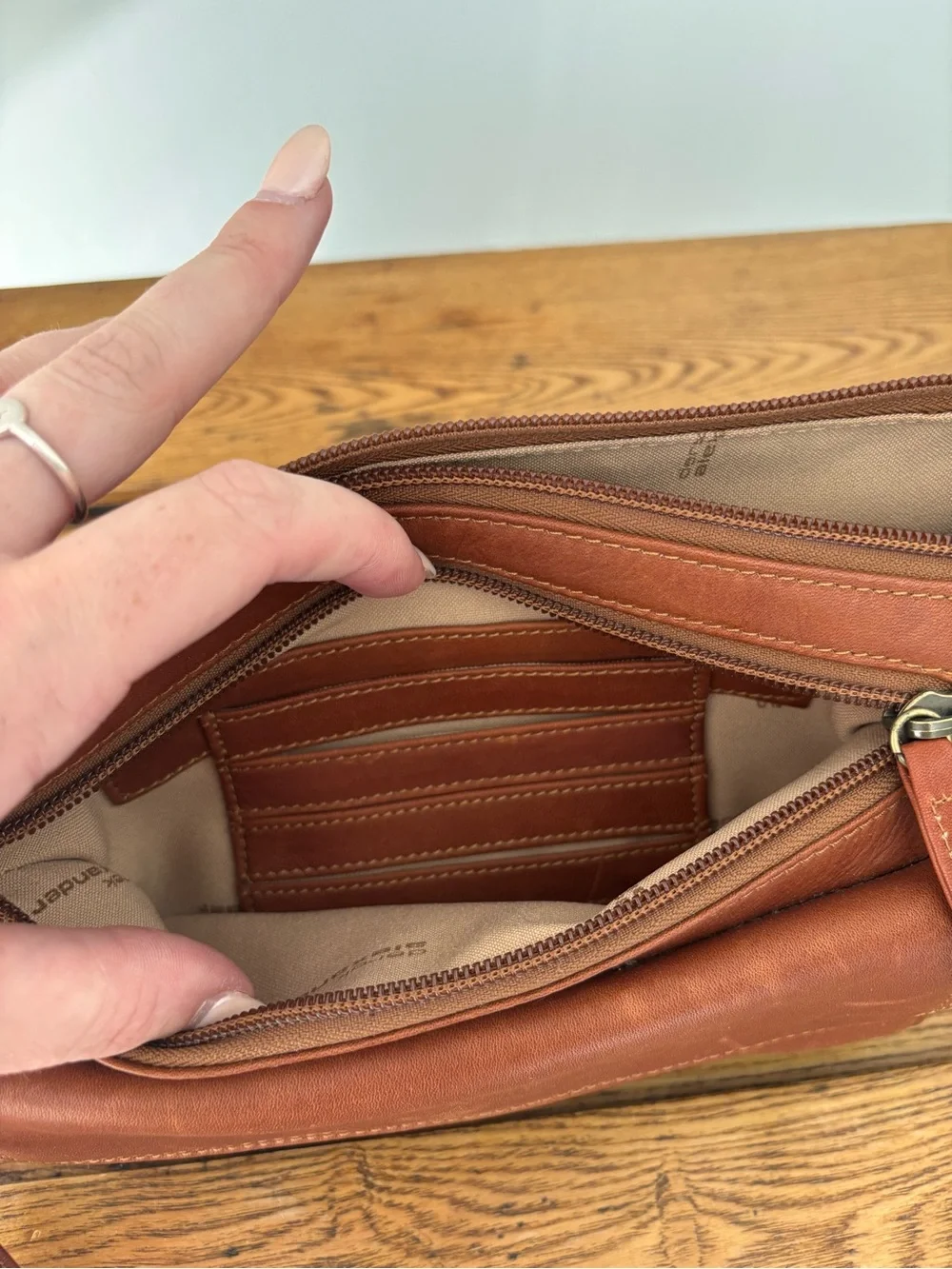 Derek Alexander Leather Crossbody Bag 🤎 - Picture 8 of 8
